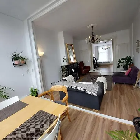 Apartment Historic Very Close To City Center